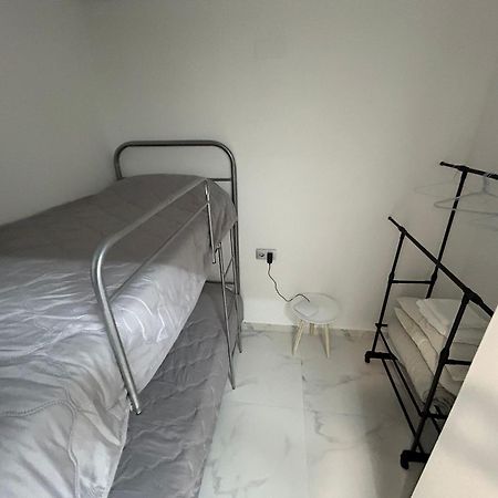 Apartamentos Cala Crancs ซาลอว์ ภายนอก รูปภาพ