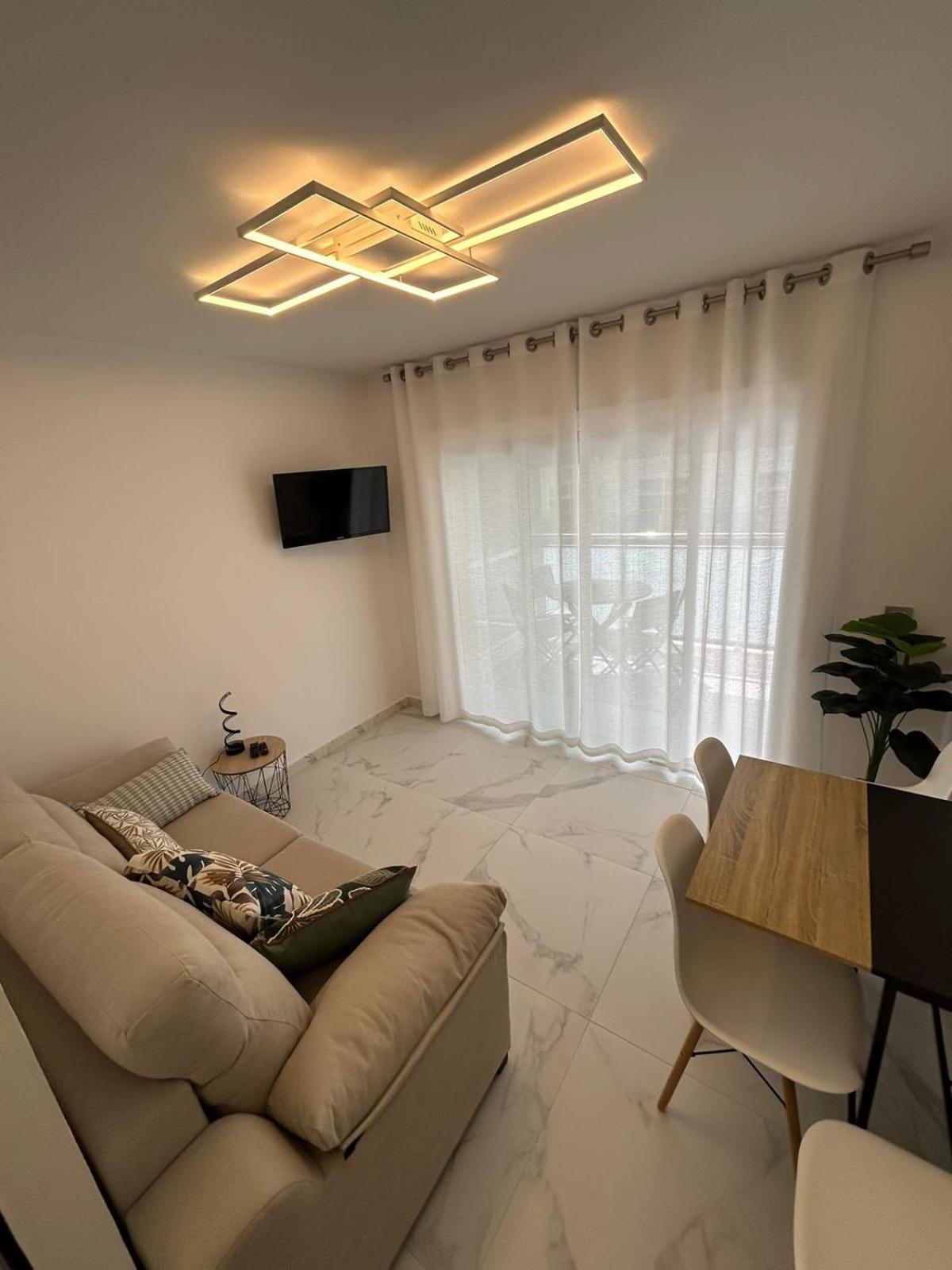 Apartamentos Cala Crancs ซาลอว์ ภายนอก รูปภาพ