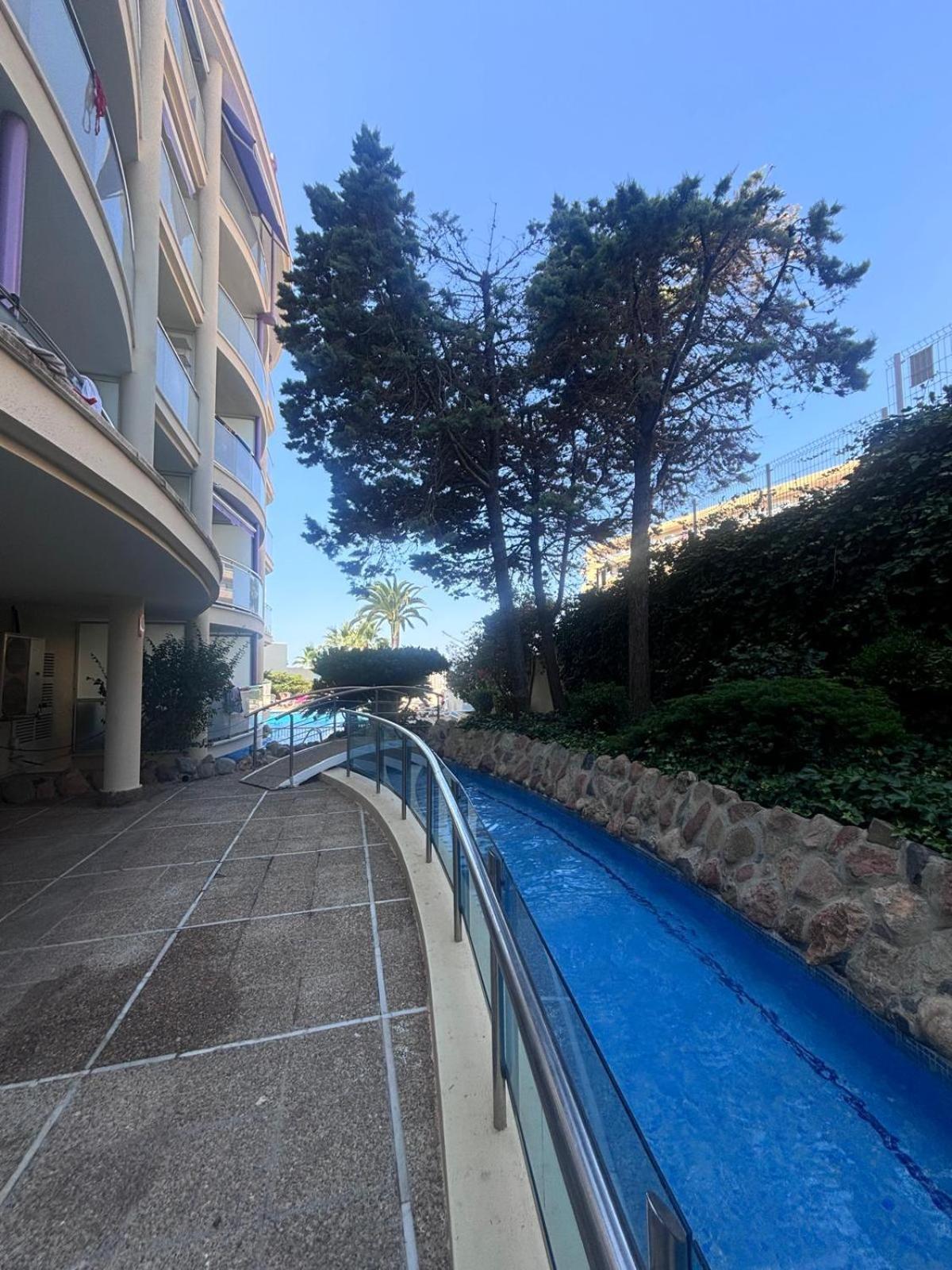 Apartamentos Cala Crancs ซาลอว์ ภายนอก รูปภาพ